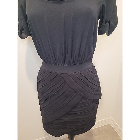 DVF Diane von Furstenberg Black Celia Dress Sz 6 Twist Pleated Chiffon GUC - Picture 4 of 12